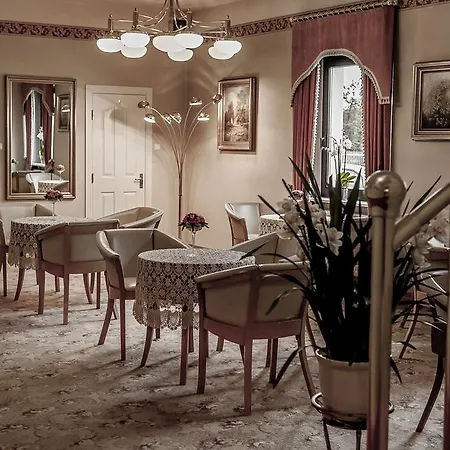 Palazzo Adler Bed & Breakfast